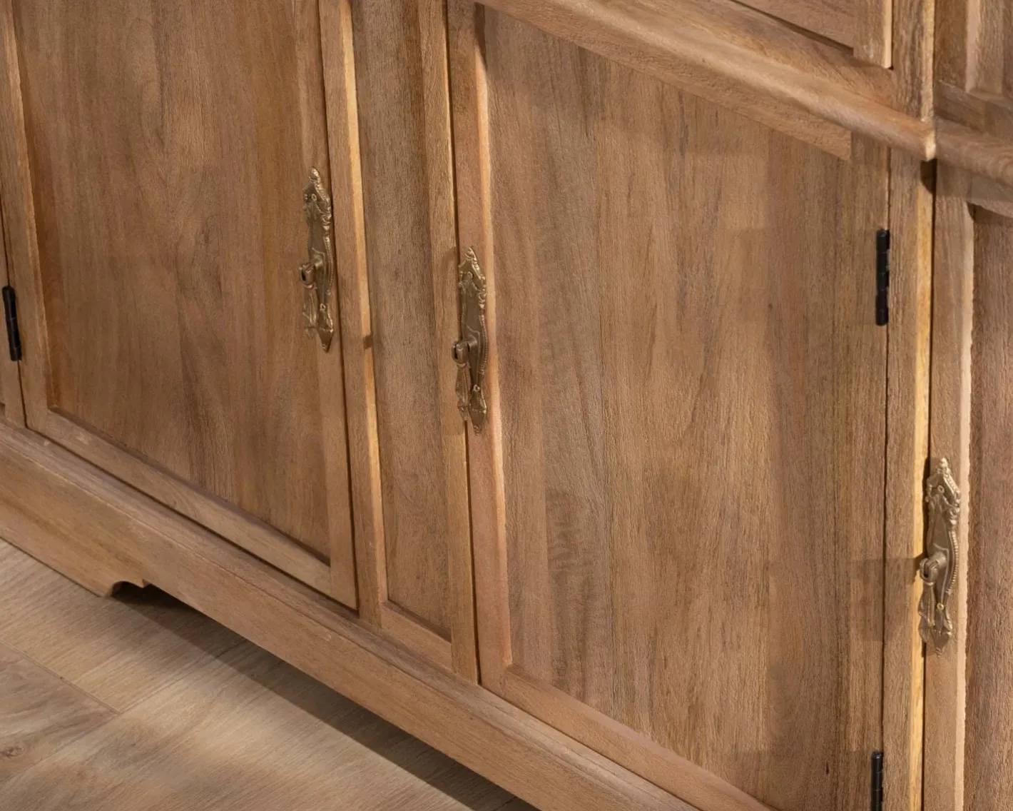 Hot Bahut en manguier massif avec bords arrondis 150 cm "Eglantine" Buffet Et Bahut