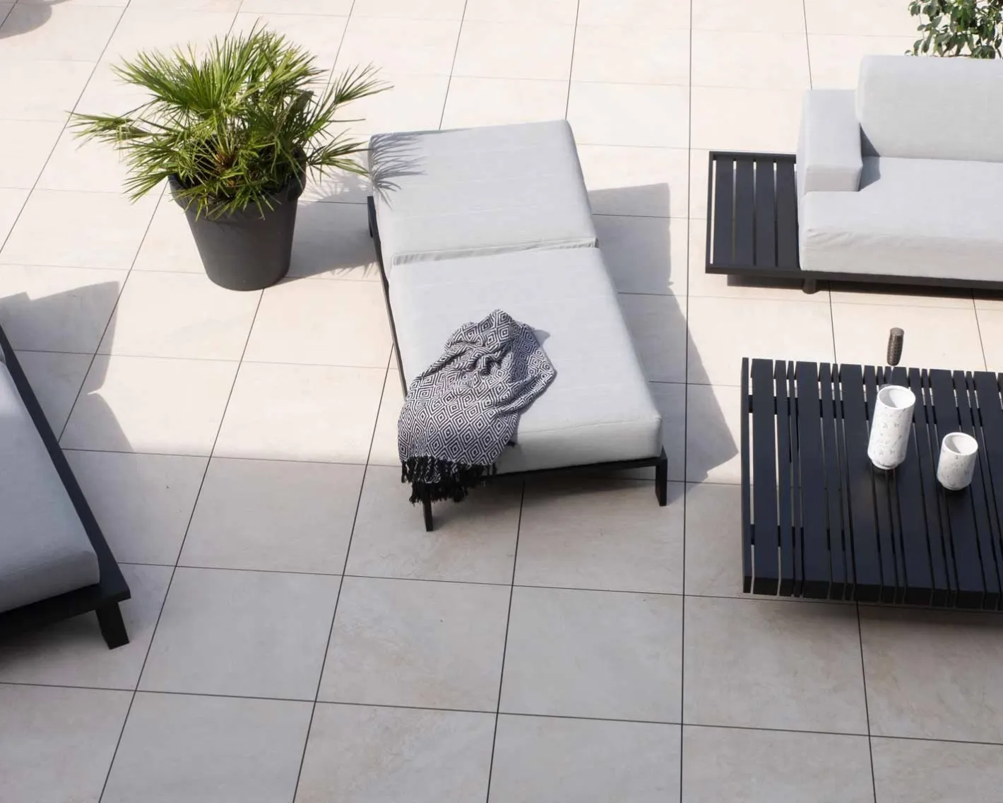 Hot Bain de soleil confort tissu Sunbrella gris clair structure aluminium noire "Terrasse" Bain De Soleil