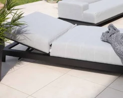 Hot Bain de soleil confort tissu Sunbrella gris clair structure aluminium noire