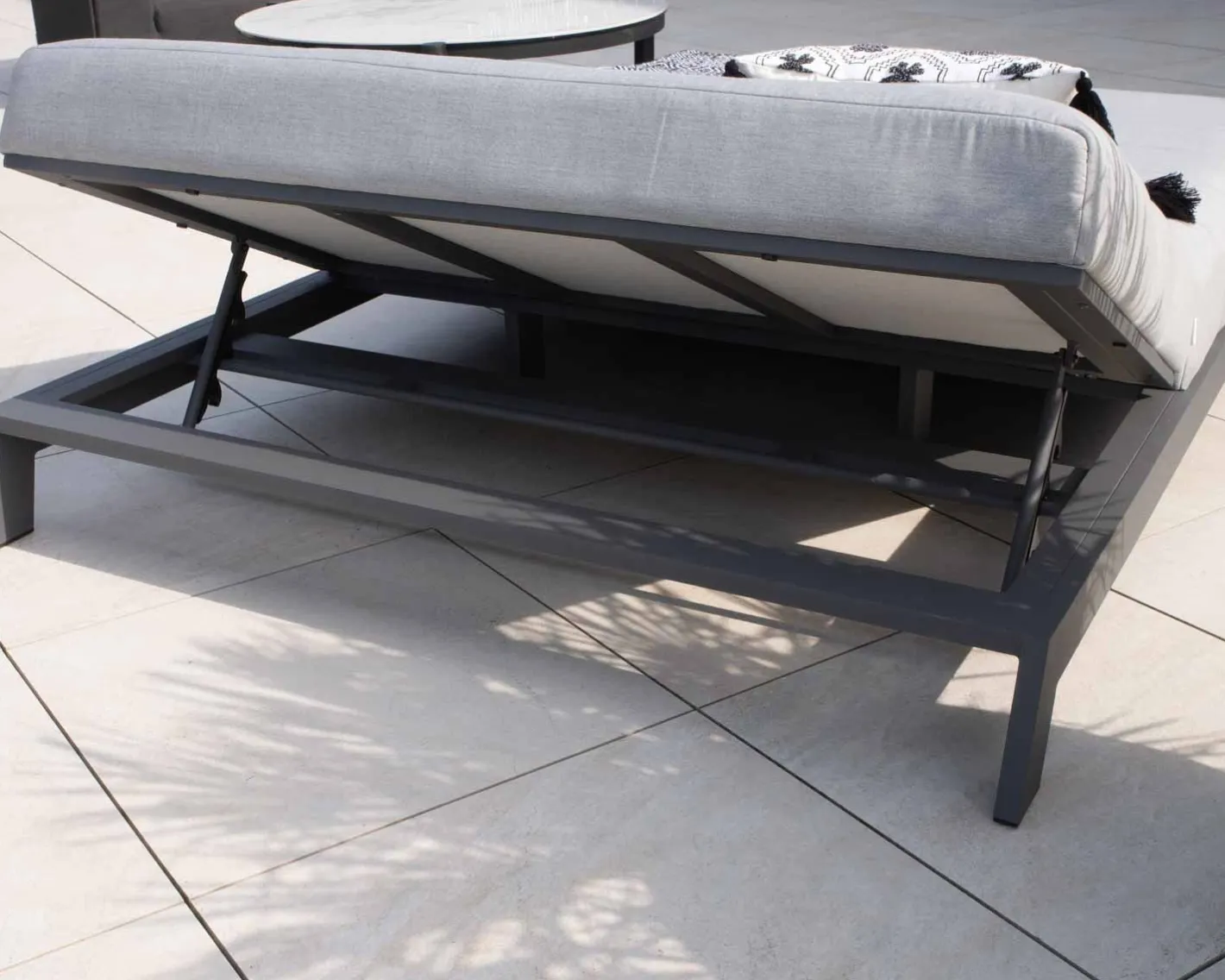 Hot Bain de soleil double moderne et confortable gris clair "Terrasse" structure anthracite Bain De Soleil
