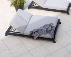 Online Bain de soleil double tissu Sunbrella gris clair structure aluminium noire 