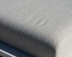 Outlet Bain de soleil haut de gamme en tissu écru et structure aluminium blanche 
