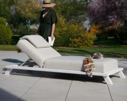 Outlet Bain de soleil haut de gamme en tissu écru et structure aluminium blanche 