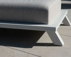 Outlet Bain de soleil haut de gamme en tissu écru et structure aluminium blanche 
