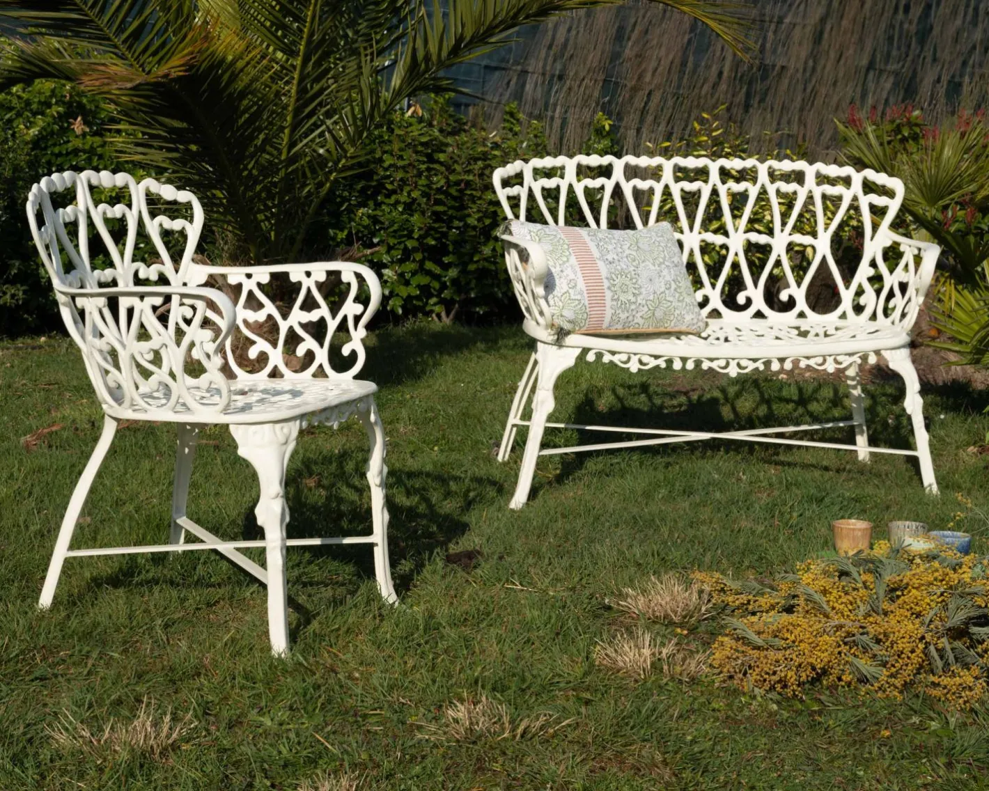 Banc de jardin esprit rétro en fonte esprit fer forgé blanc vieilli "Gardénia" 1m Décoration