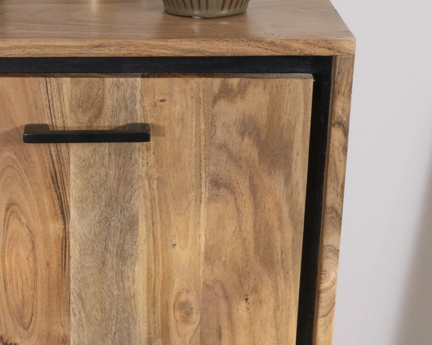 Outlet Buffet industriel 160 cm en acacia "Baltik" avec portes, tiroirs et niches Buffet Et Bahut