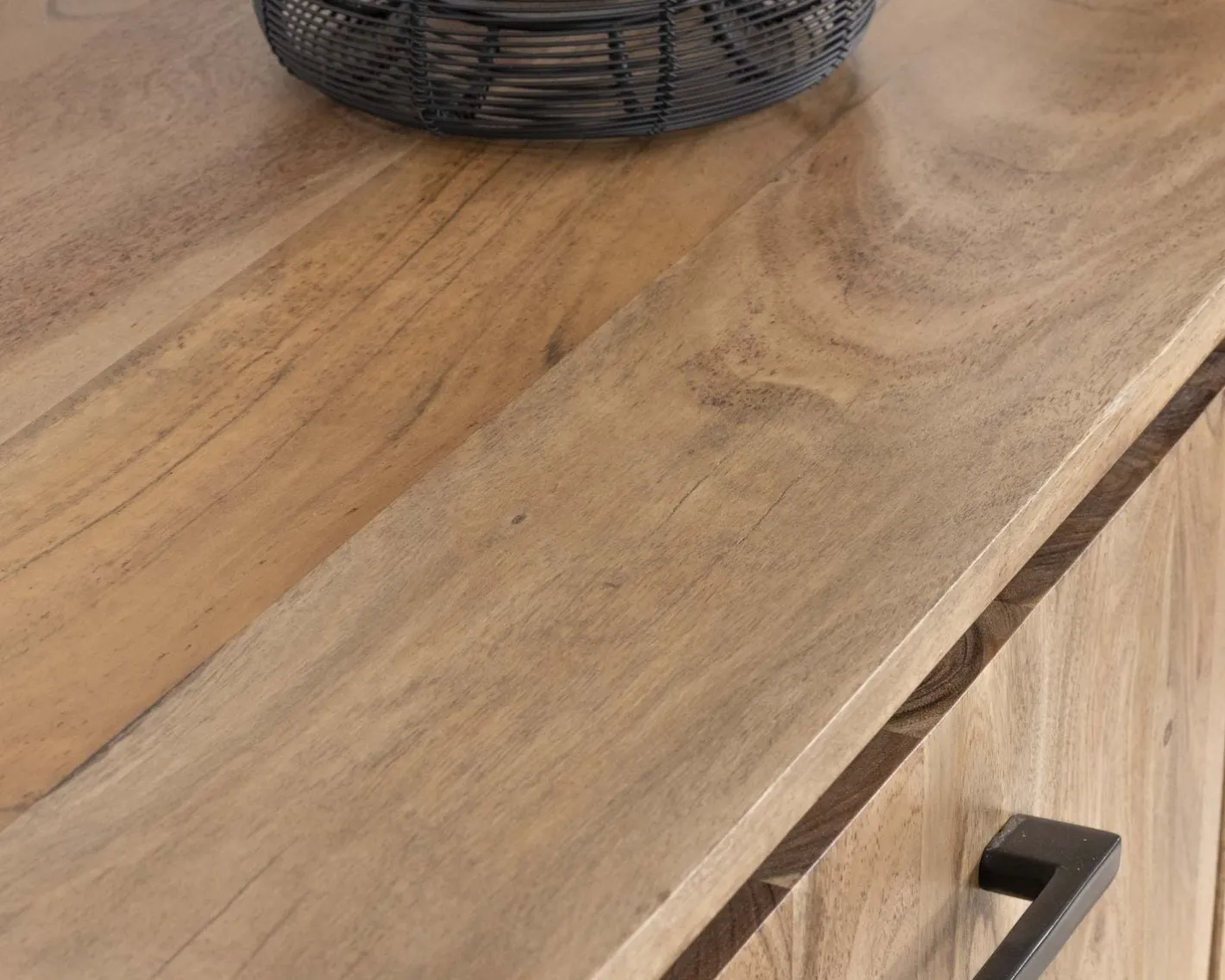 Outlet Buffet industriel 160 cm en acacia "Baltik" avec portes, tiroirs et niches Buffet Et Bahut