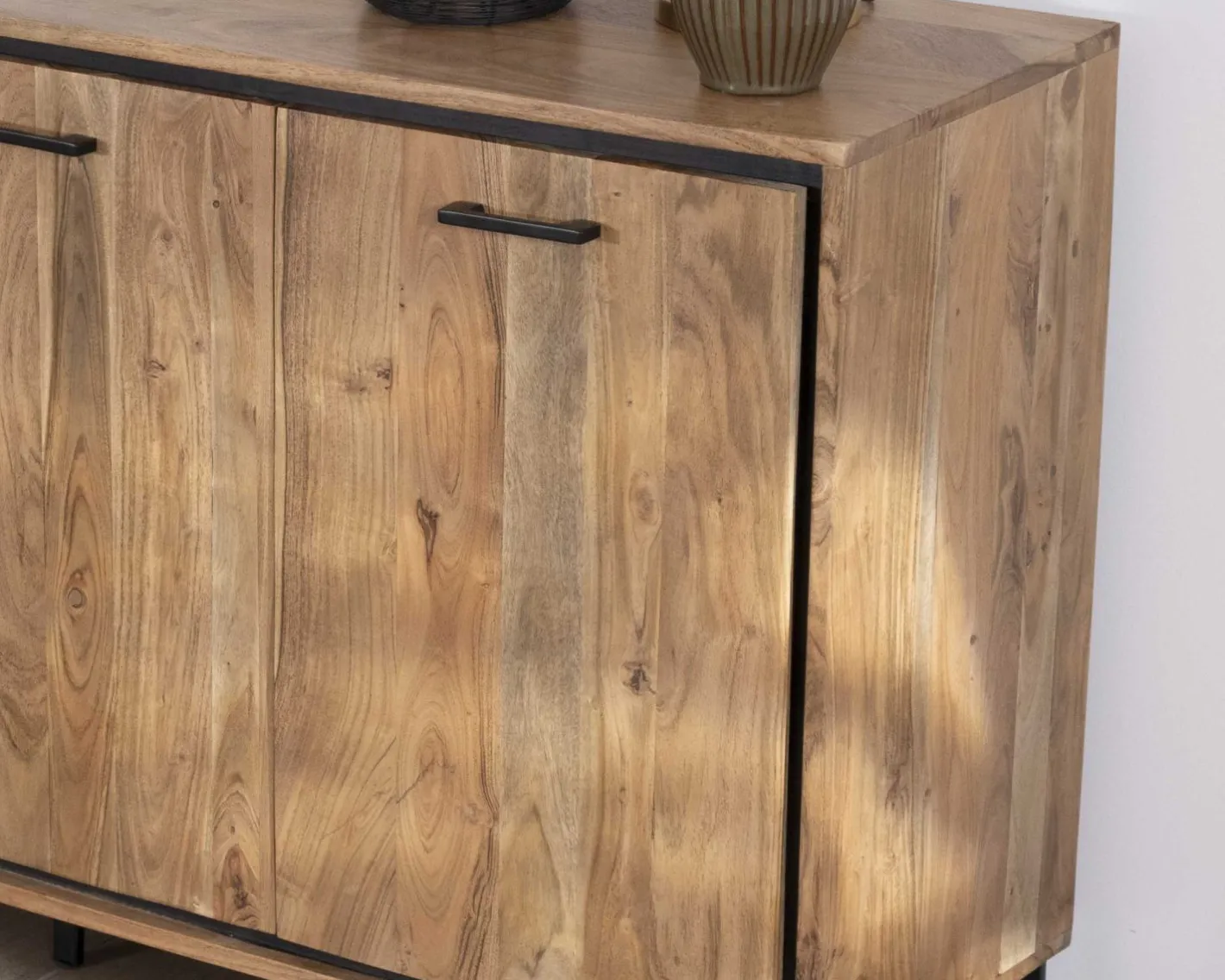 Outlet Buffet industriel 160 cm en acacia "Baltik" avec portes, tiroirs et niches Buffet Et Bahut