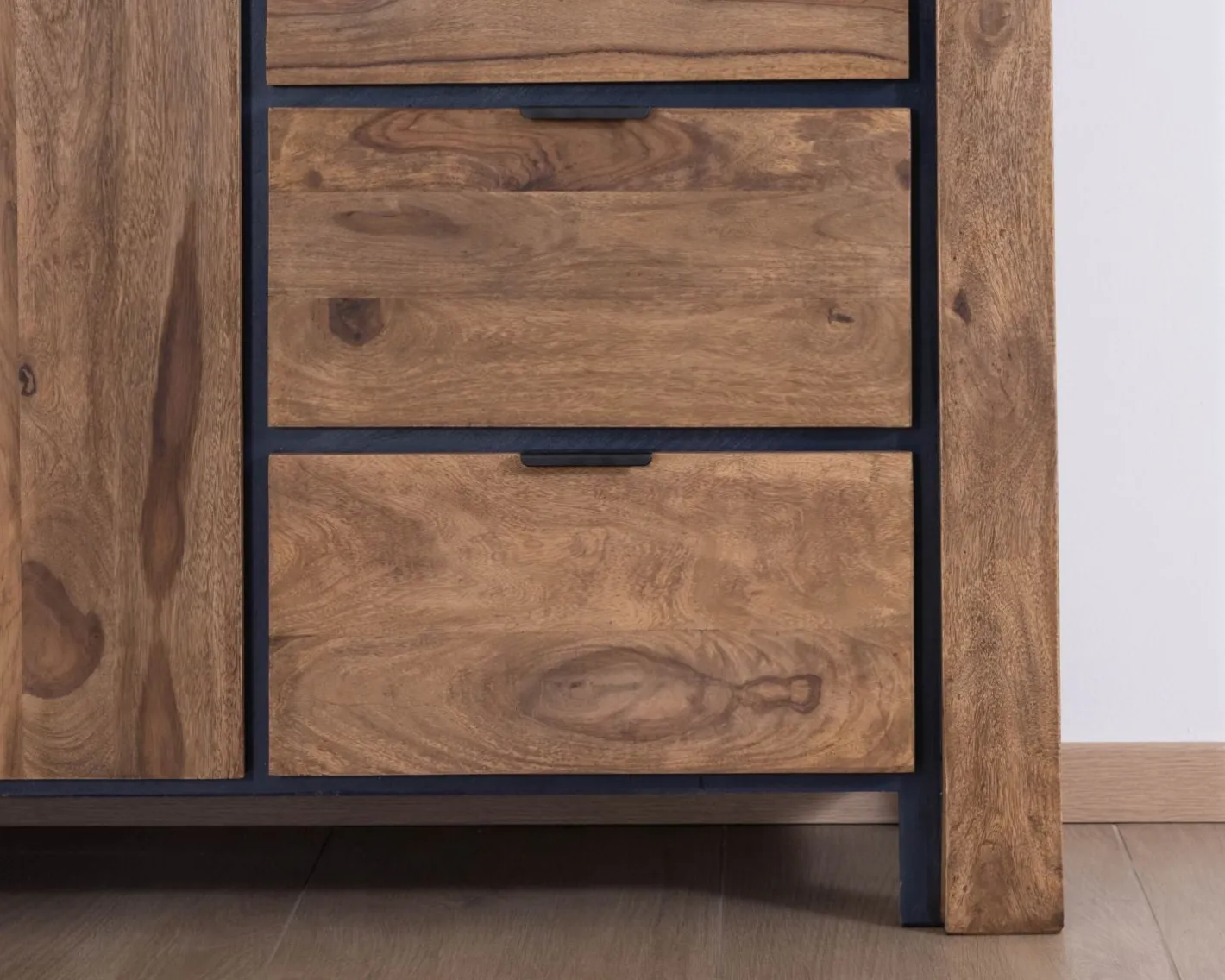 Outlet Buffet multi-rangements avec étagères en verre "Enoa" en palissandre et acacia 200 cm Buffet Et Bahut