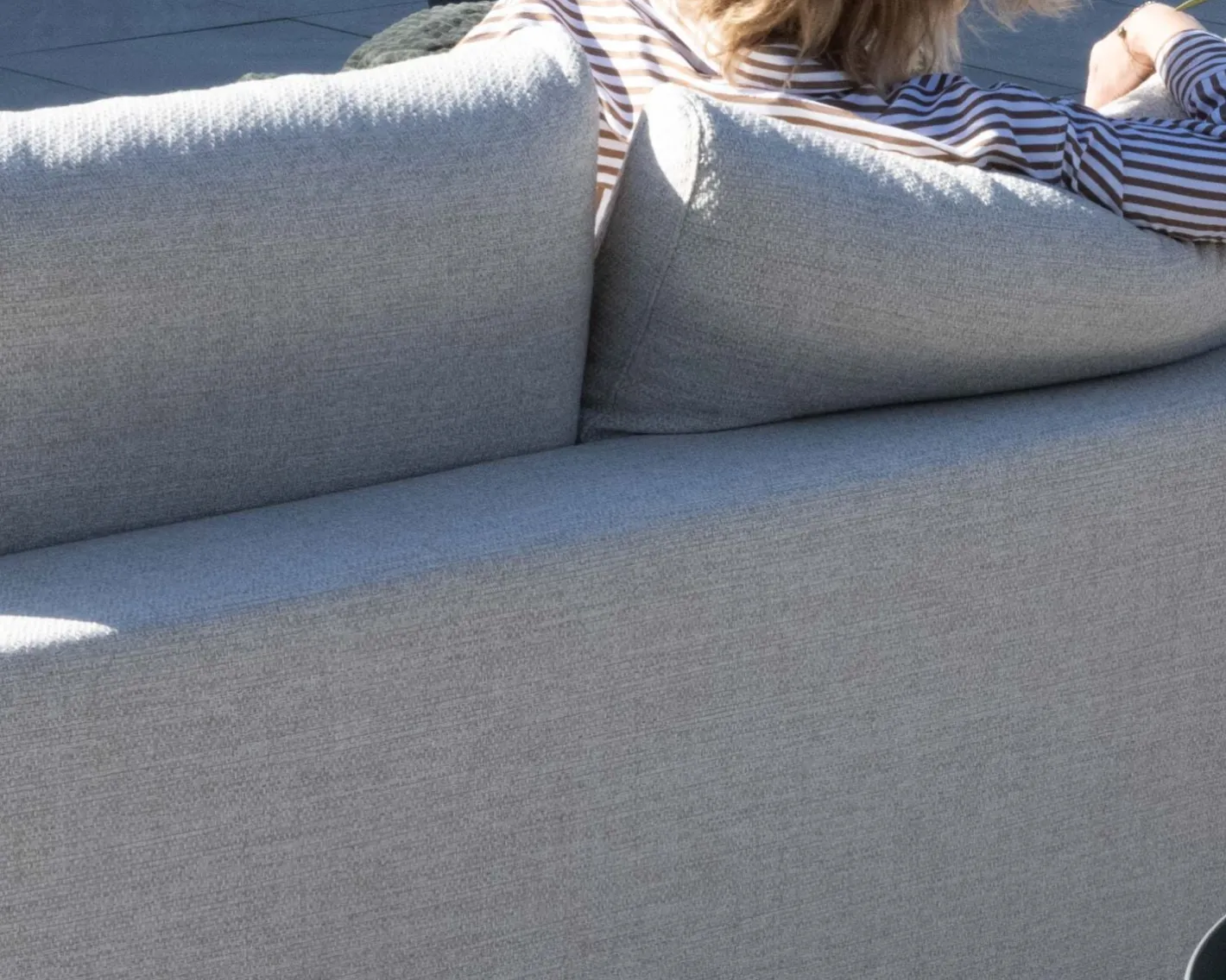 New Canapé d'extérieur ultra confort avec ottoman en tissu écru chiné "Toliara" avec coussins décos kaki Canapé De Jardin