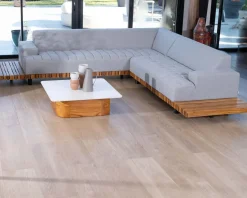 Canapé haut de gamme avec retour droit tissu Sunbrella gris clair 