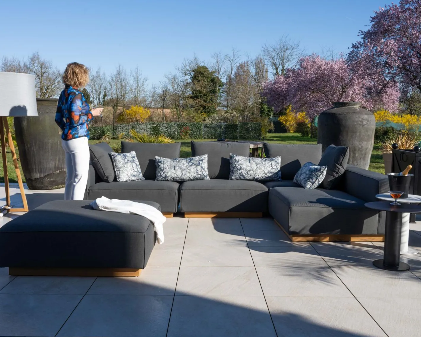 Best Canapé modulaire d'extérieur en teck et tissu anthracite "Armando" en angle avec ottoman Canapé De Jardin