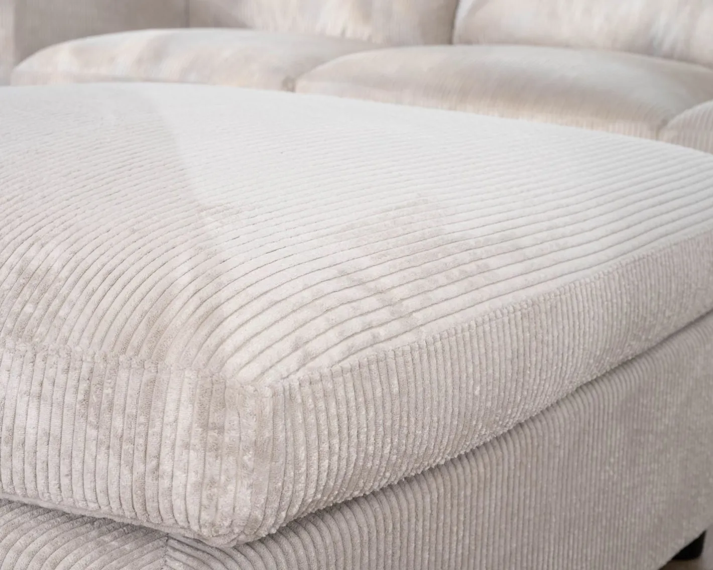 Canapé 3 places avec pouf ottoman carré en velours côtelé gris chaud "Tuléar" Canapé D'Angle|Canapé Modulable