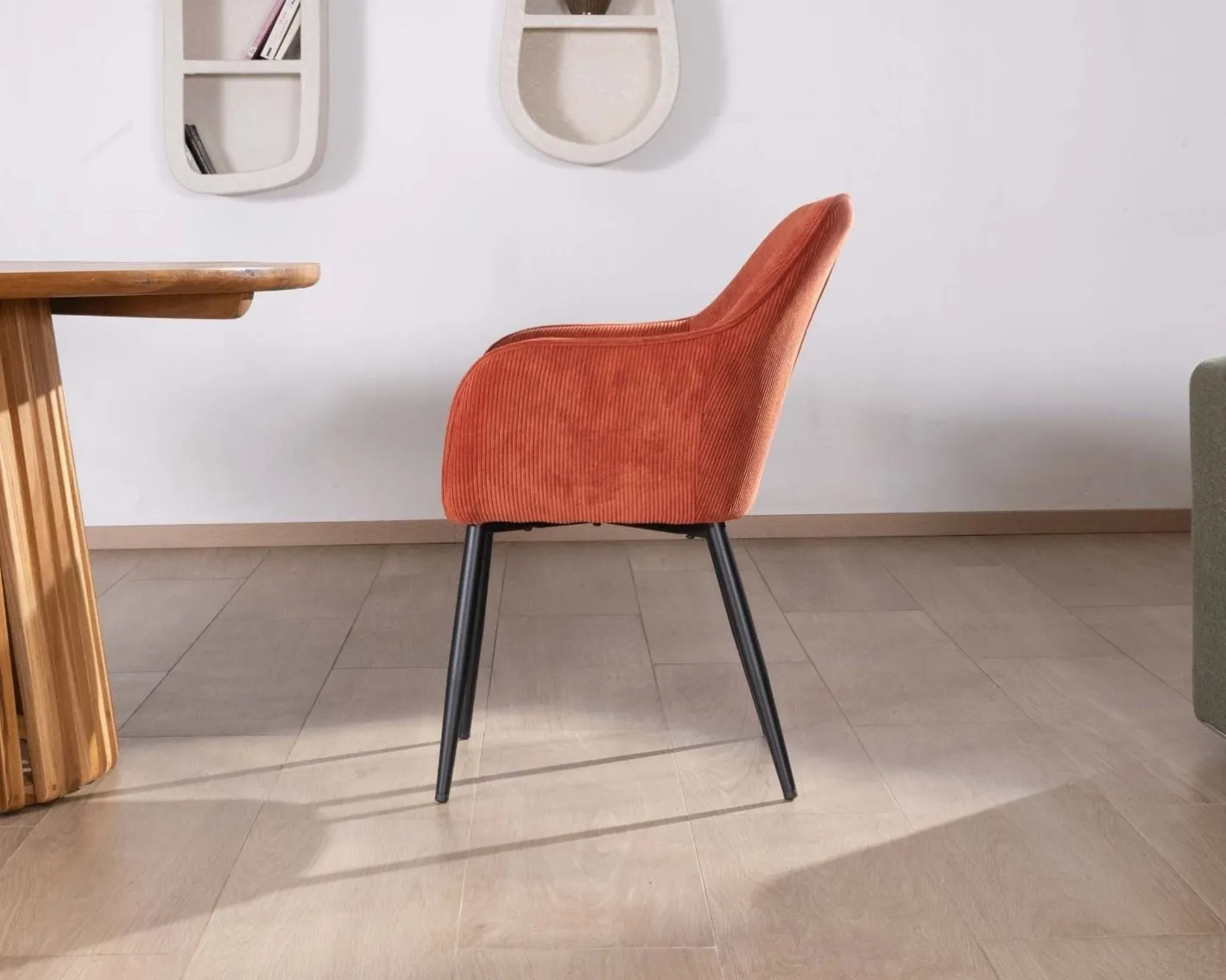 Clearance Chaise avec accoudoirs en velours rouge terracotta et pieds métal noir "Scotty" Chaise