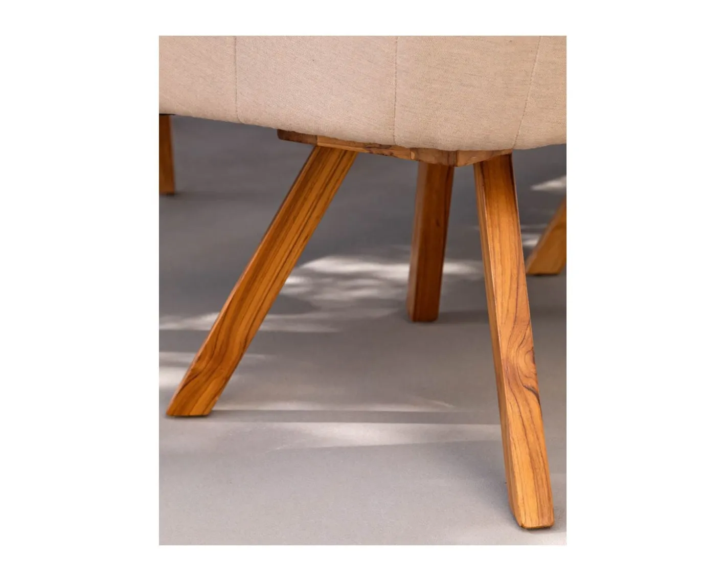 Chaise de jardin tissu Sunbrella blanc cassé pieds teck "Lombok" Chaise