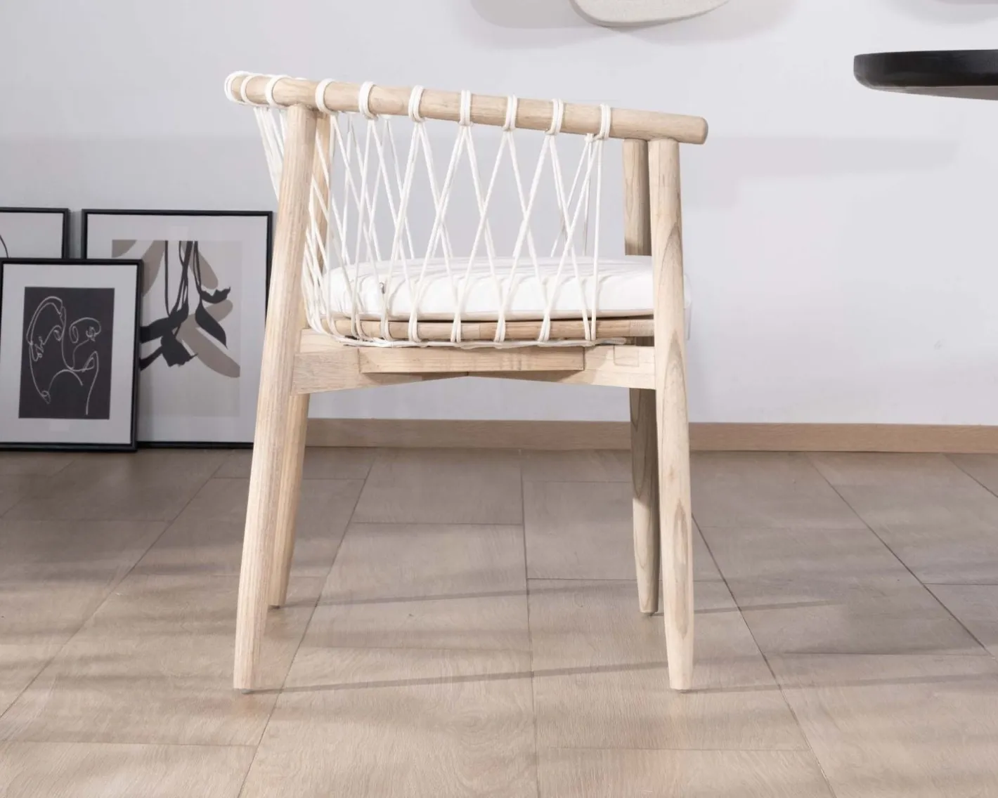 Online Chaise de repas en bois et corde tressée "Katue" Chaise