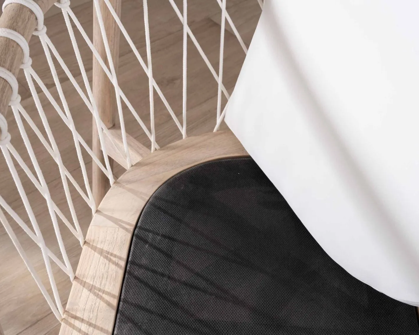 Online Chaise de repas en bois et corde tressée "Katue" Chaise