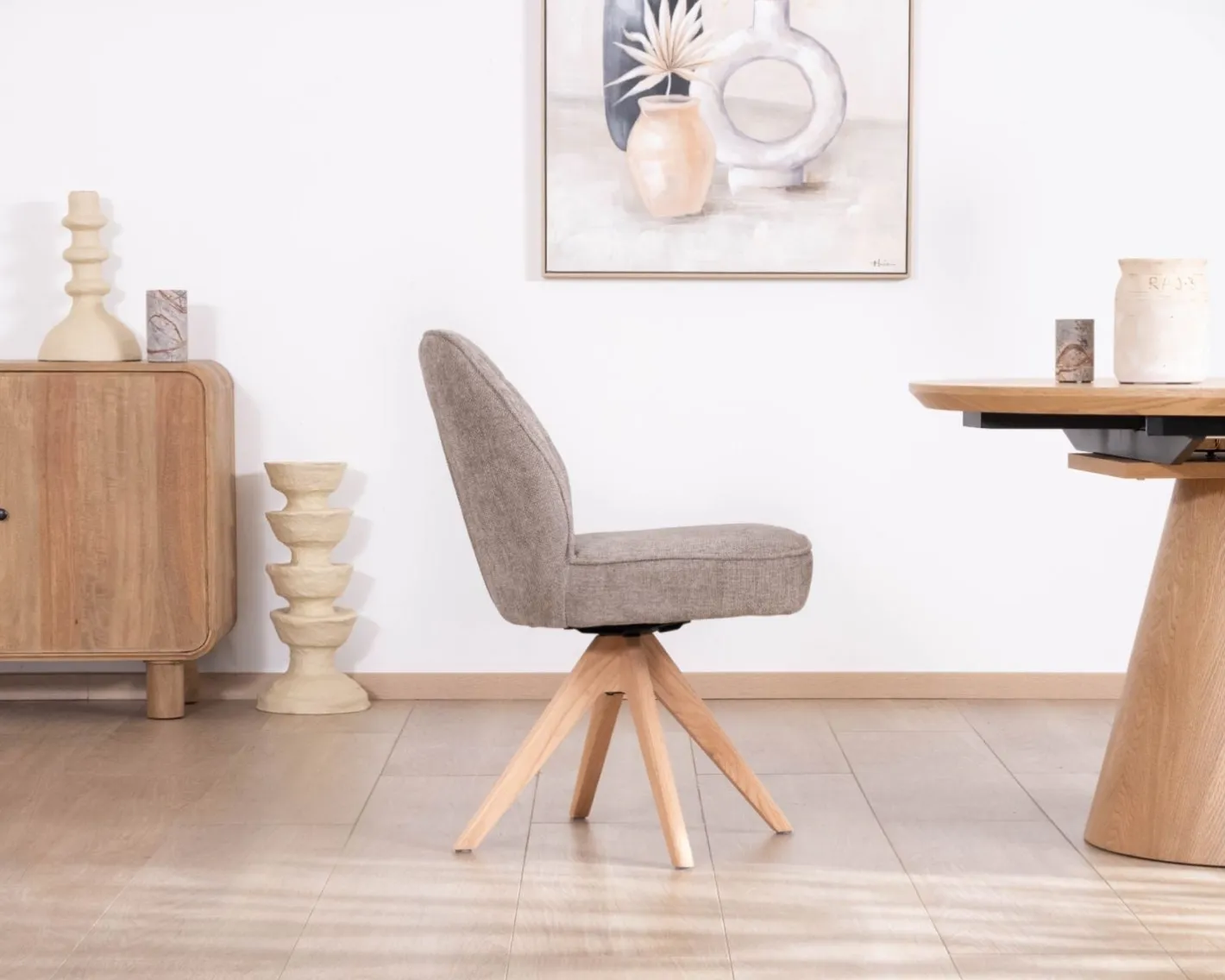 Online Chaise de repas esprit scandinave "Miloé" tissu chenillé gris et pieds bois 360° Chaise