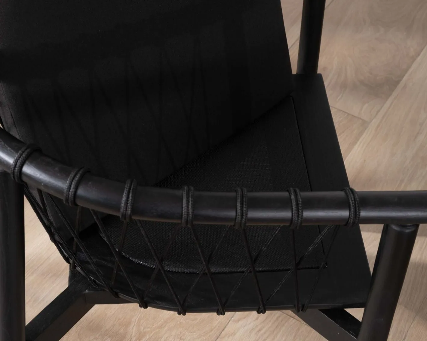 Best Chaise de repas noire en bois et corde tressée "Katue" Chaise