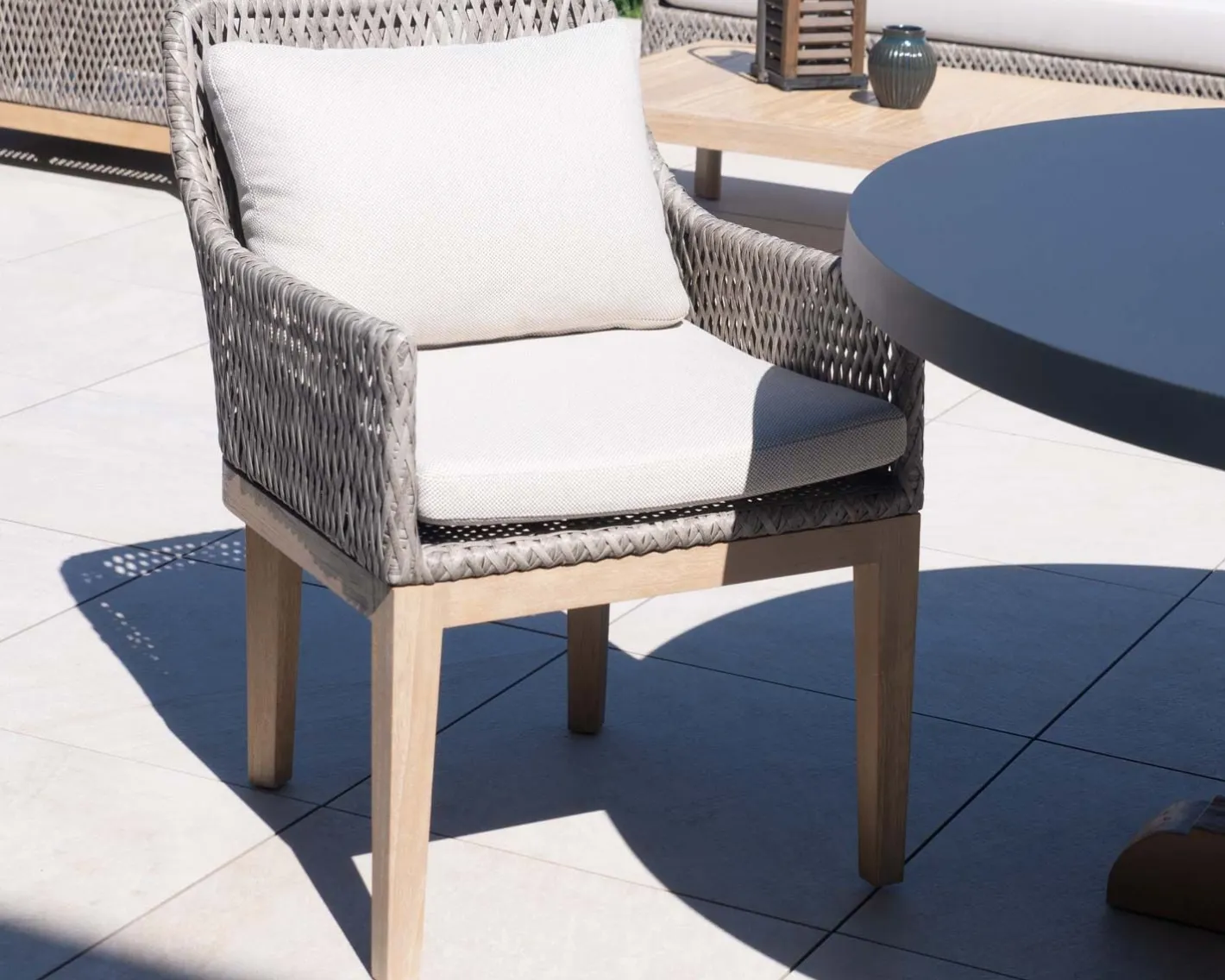Clearance Chaise d'extérieur haut de gamme tressée en teck et textile chiné "Porticcio" Chaise