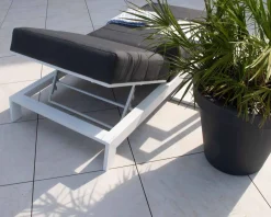 Discount Chaise longue haut de gamme matelassée gris foncé alu blanc 