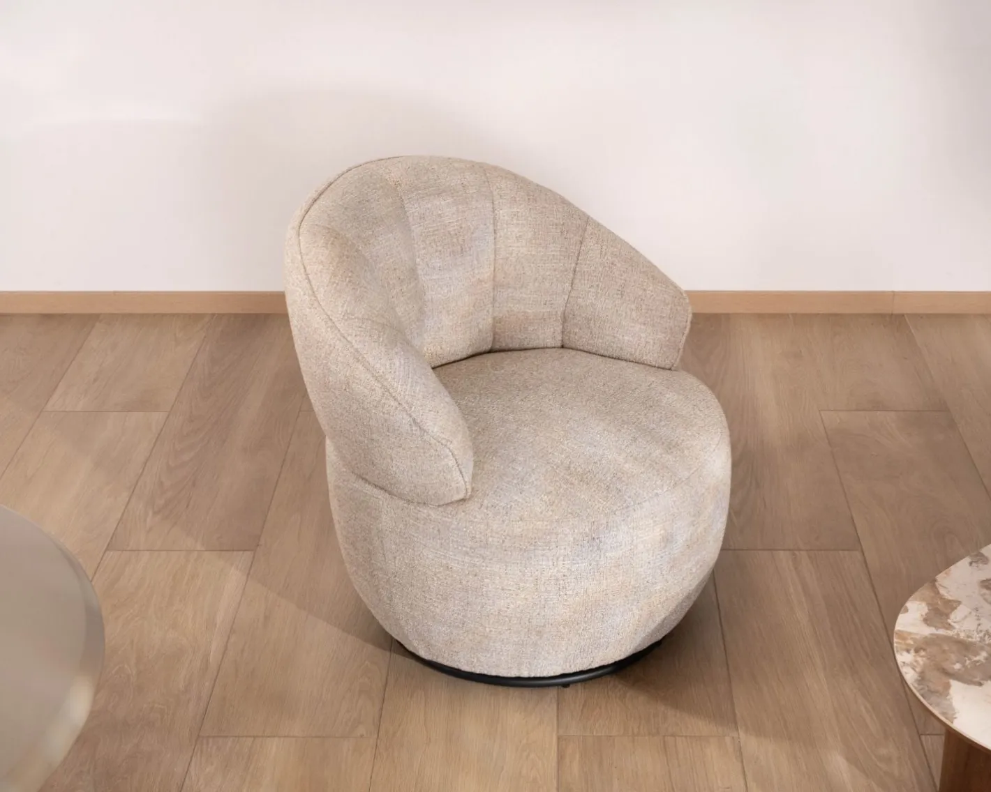 New Chauffeuse effet boule avec surpiqures en tissu bouclette beige tramé "Sweet Culture" esprit cocoon Fauteuil