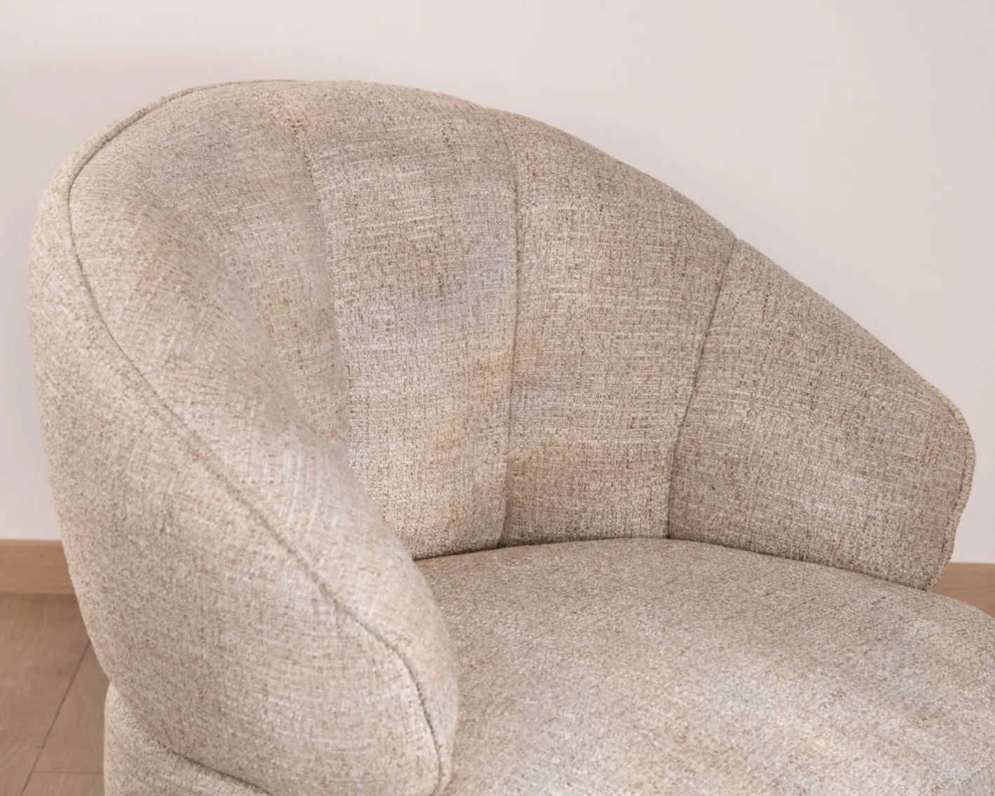 New Chauffeuse effet boule avec surpiqures en tissu bouclette beige tramé "Sweet Culture" esprit cocoon Fauteuil