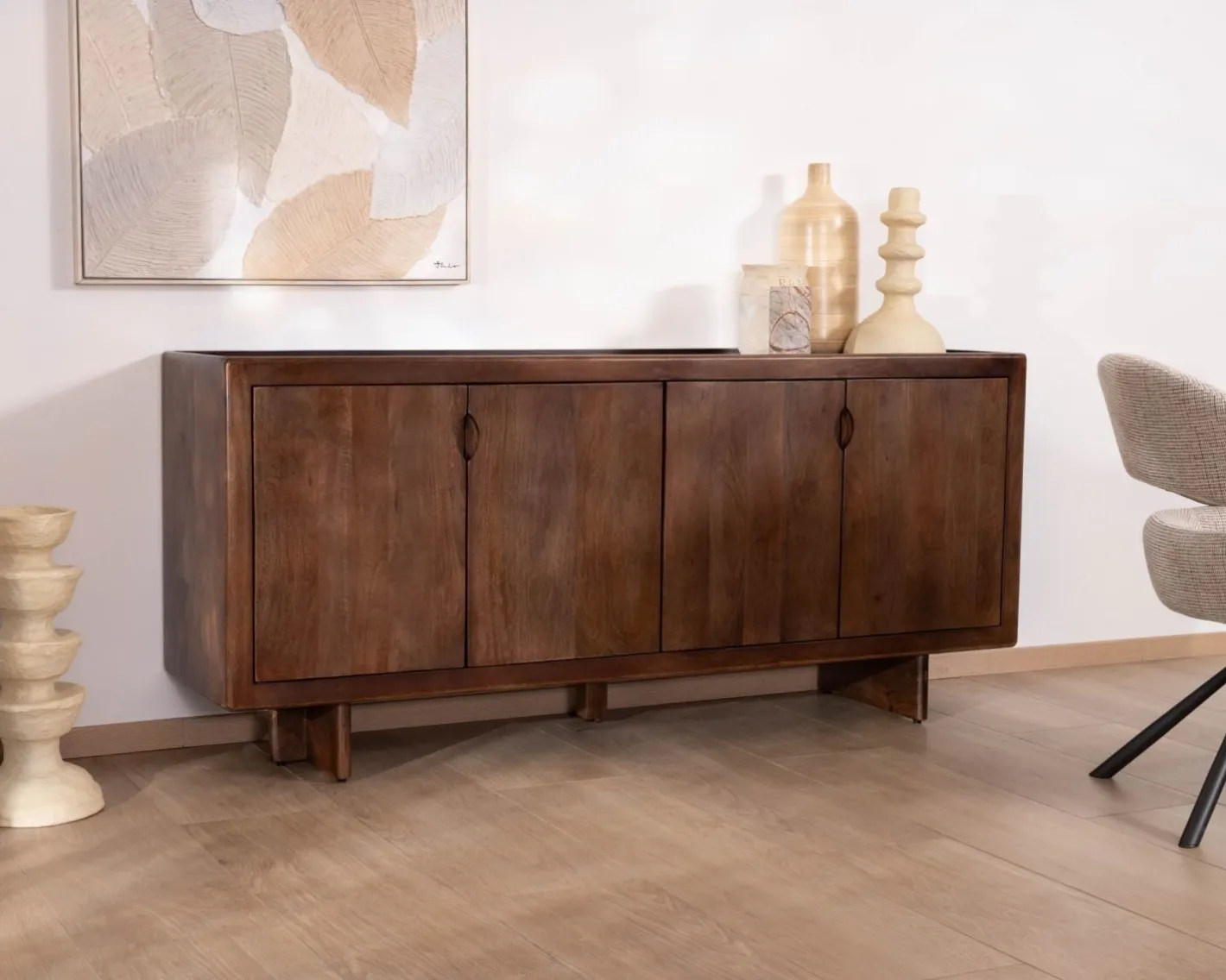 Enfilade esprit rétro chic 4 portes 180 cm en manguier massif teinte noyer "Odessa" Buffet Et Bahut