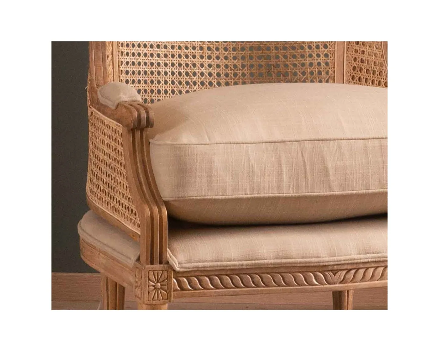 Clearance Fauteuil cannage et bois sculpté esprit vintage chic "Legacy" Fauteuil|Fauteuil Bergère