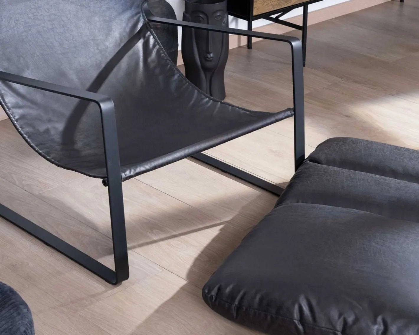 Discount Fauteuil club revisité tissu anthracite et métal noir "Torsten" Fauteuil