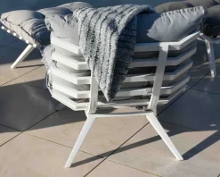 Hot Fauteuil de détente en tissu gris clair grand confort avec pouf 