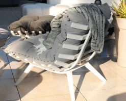 Hot Fauteuil de détente en tissu gris clair grand confort avec pouf 