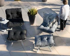 Hot Fauteuil de détente en tissu gris clair grand confort avec pouf 