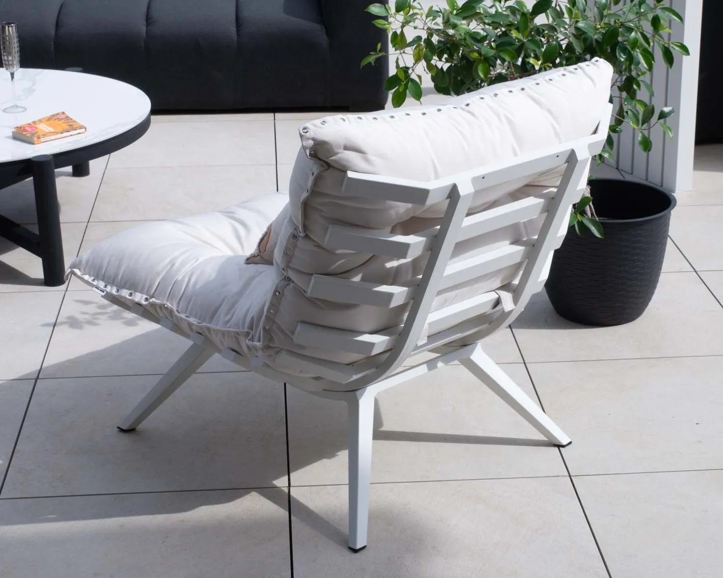 Discount Fauteuil d'extérieur blanc avec repose-pieds modulaire structure aluminium blanche "Lisca" Bain De Soleil|Fauteuil De Jardin