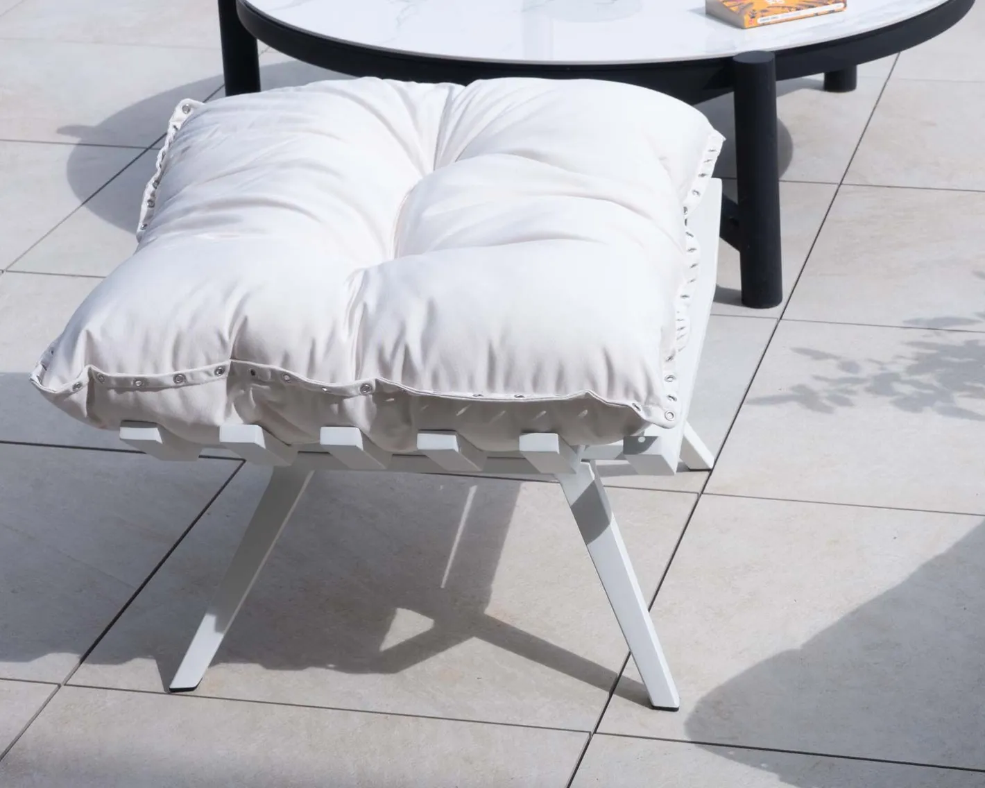 Discount Fauteuil d'extérieur blanc avec repose-pieds modulaire structure aluminium blanche "Lisca" Bain De Soleil|Fauteuil De Jardin