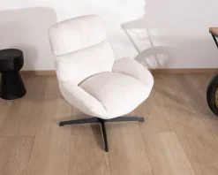 Fauteuil enveloppant en tissu blanc et pied pivotant en métal "Bissett" Fauteuil
