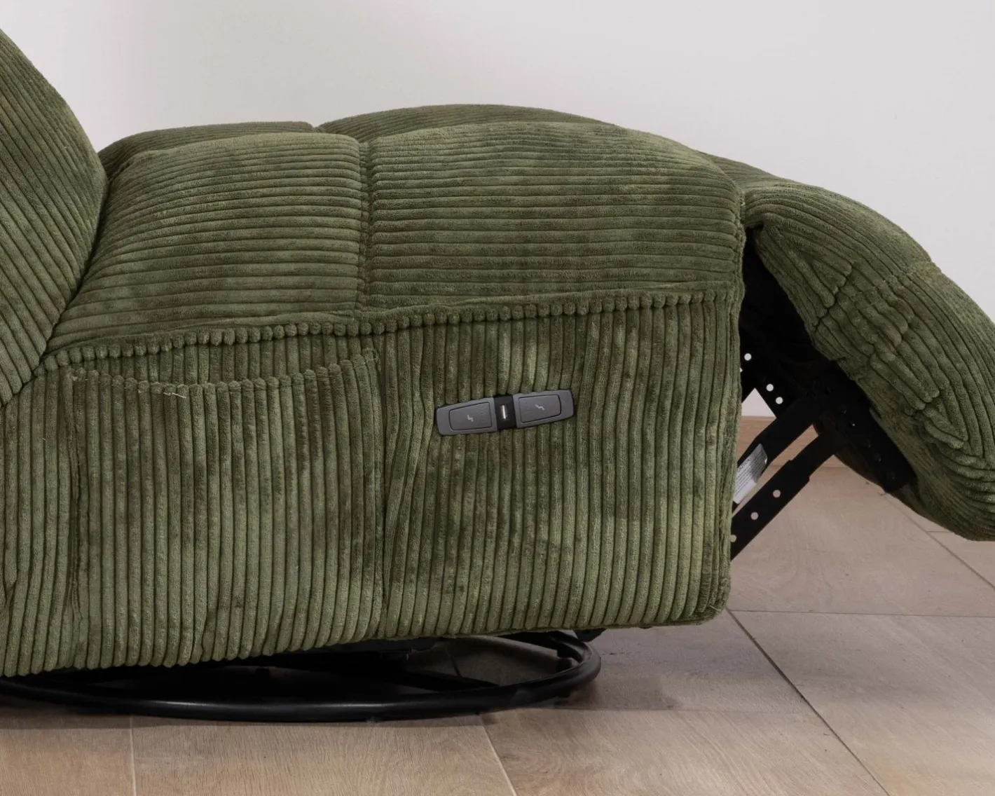 Outlet Fauteuil relax esprit cosy en velours côtelé vert "Cascada" avec inclinaison électrique Fauteuil