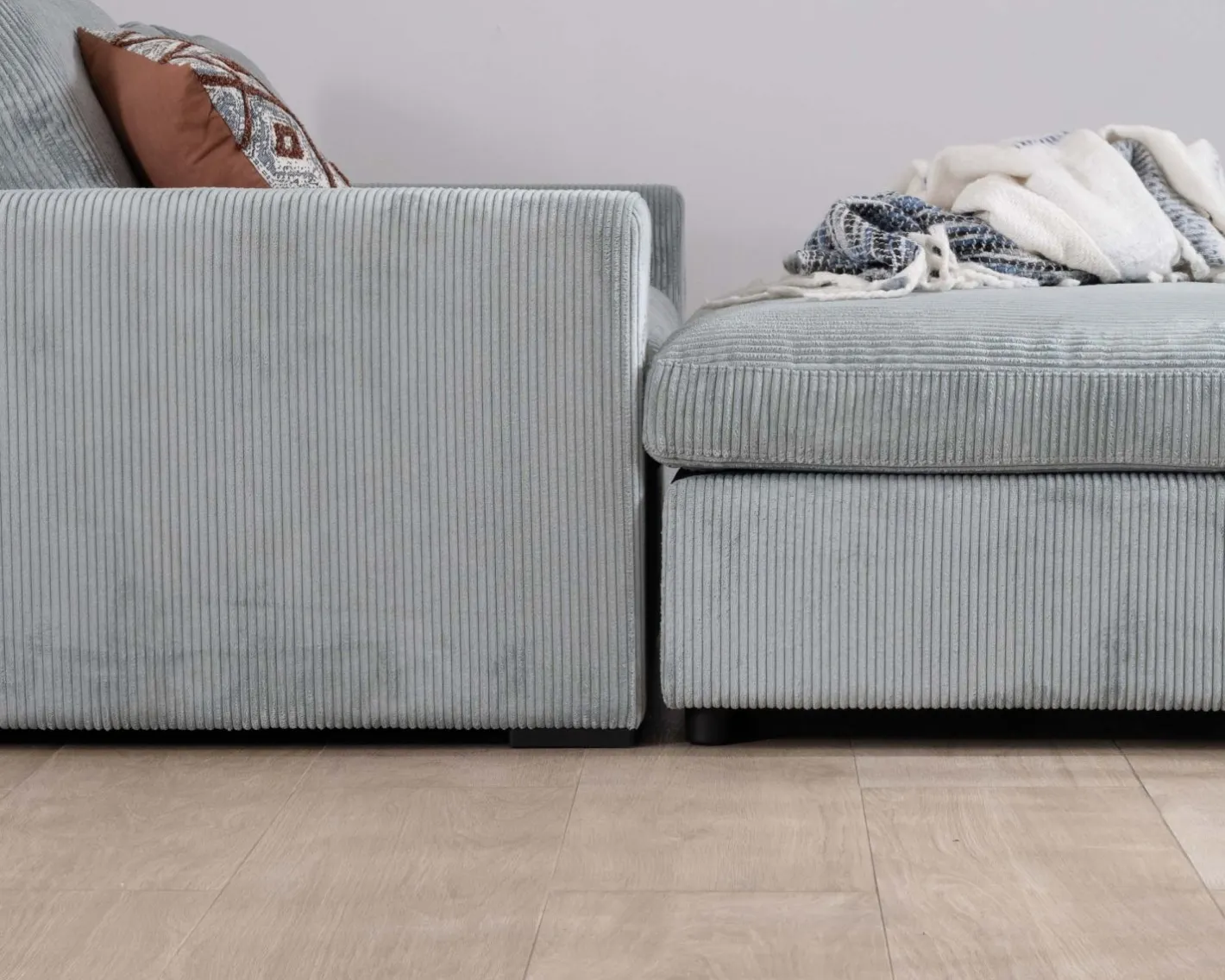 Discount Grand canapé moelleux avec pouf modulaire "Tuléar" en velours côtelé bleu grisé Canapé D'Angle|Canapé Modulable