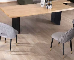 Sale Grande table de repas 260 cm acacia pieds métal noir plissés 