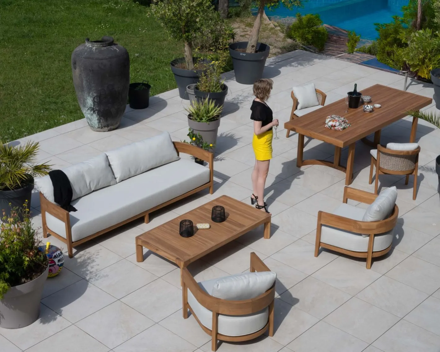 Online Grande table de repas extérieure 240 cm en teck "Orchaise" finition naturelle Table À Manger Rectangulaire