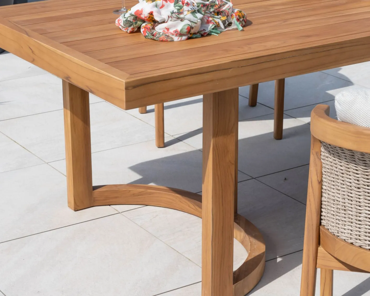 Online Grande table de repas extérieure 240 cm en teck "Orchaise" finition naturelle Table À Manger Rectangulaire