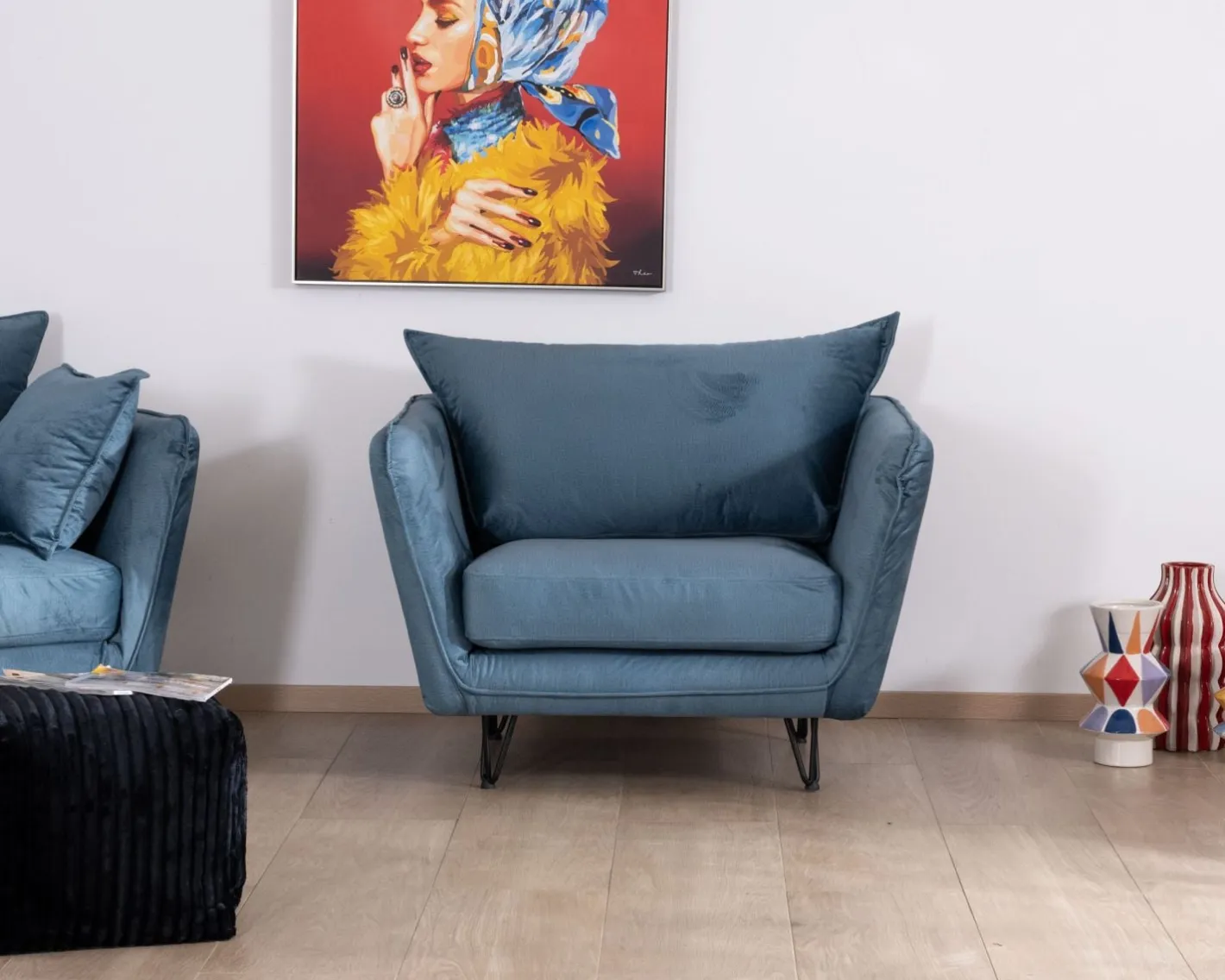 Sale Grand fauteuil cosy en tissu bleu et pieds en métal noir "Hasting" Fauteuil