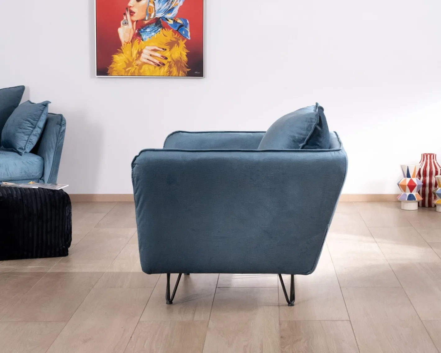 Sale Grand fauteuil cosy en tissu bleu et pieds en métal noir "Hasting" Fauteuil