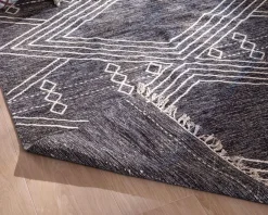 Best Grand tapis ethnique noir motifs brodés blancs