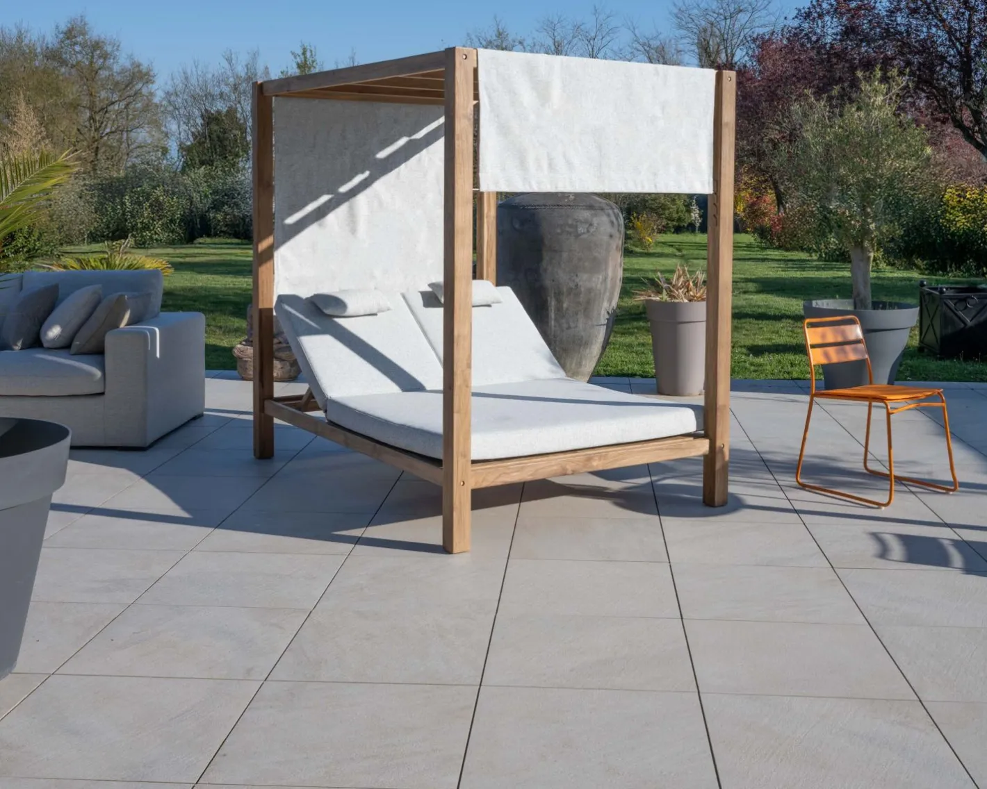 Online Lit de jardin en teck et tissu spécial extérieur gris clair "Eclipse" Canapé De Jardin|Bain De Soleil