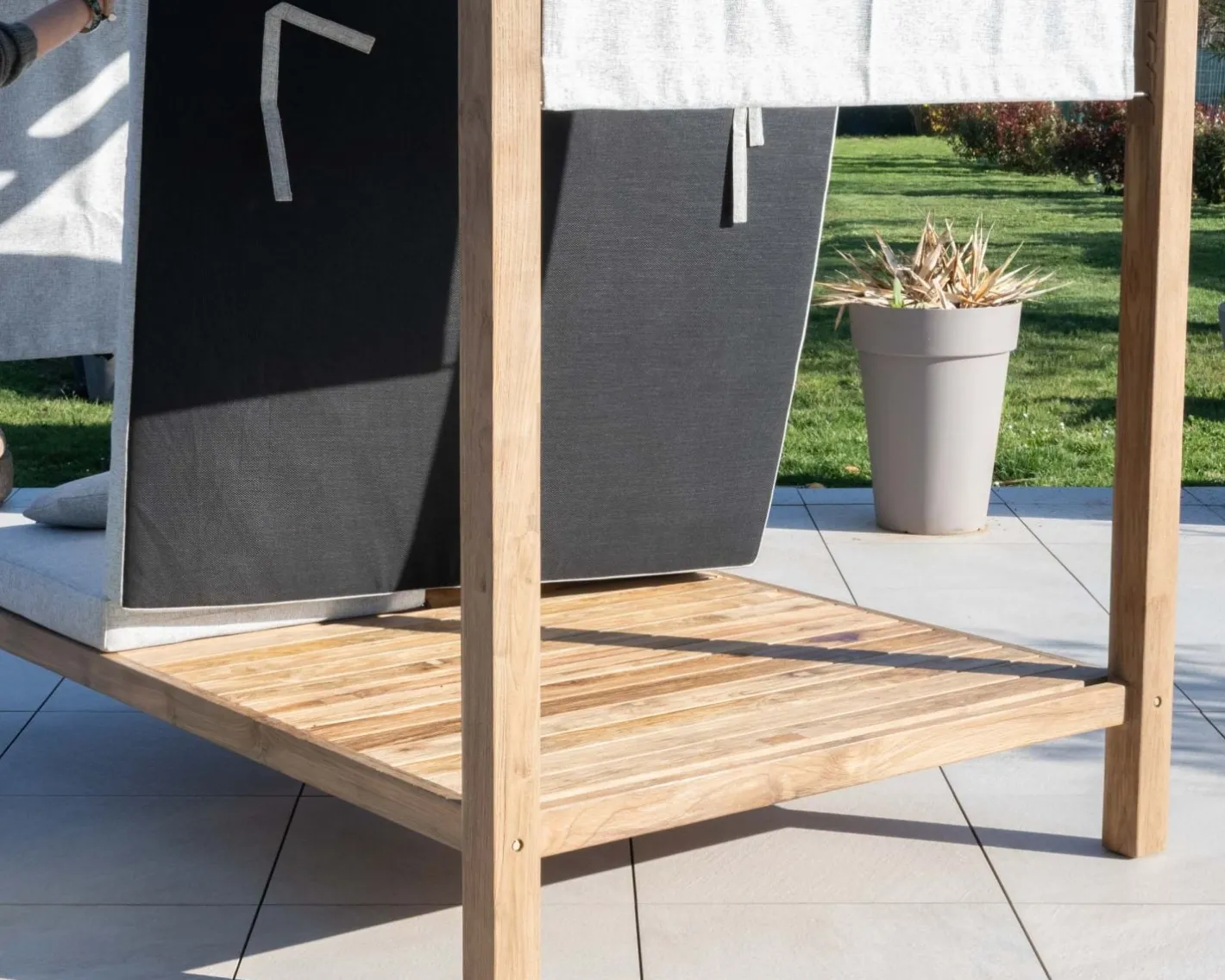Online Lit de jardin en teck et tissu spécial extérieur gris clair "Eclipse" Canapé De Jardin|Bain De Soleil