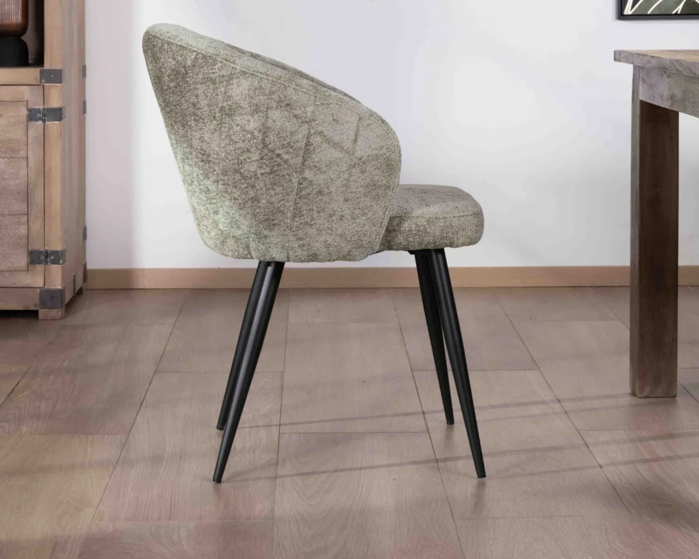 Online Lot de 2 chaises contemporaines et enveloppantes en tissu bouclé vert "Kandy" Chaise