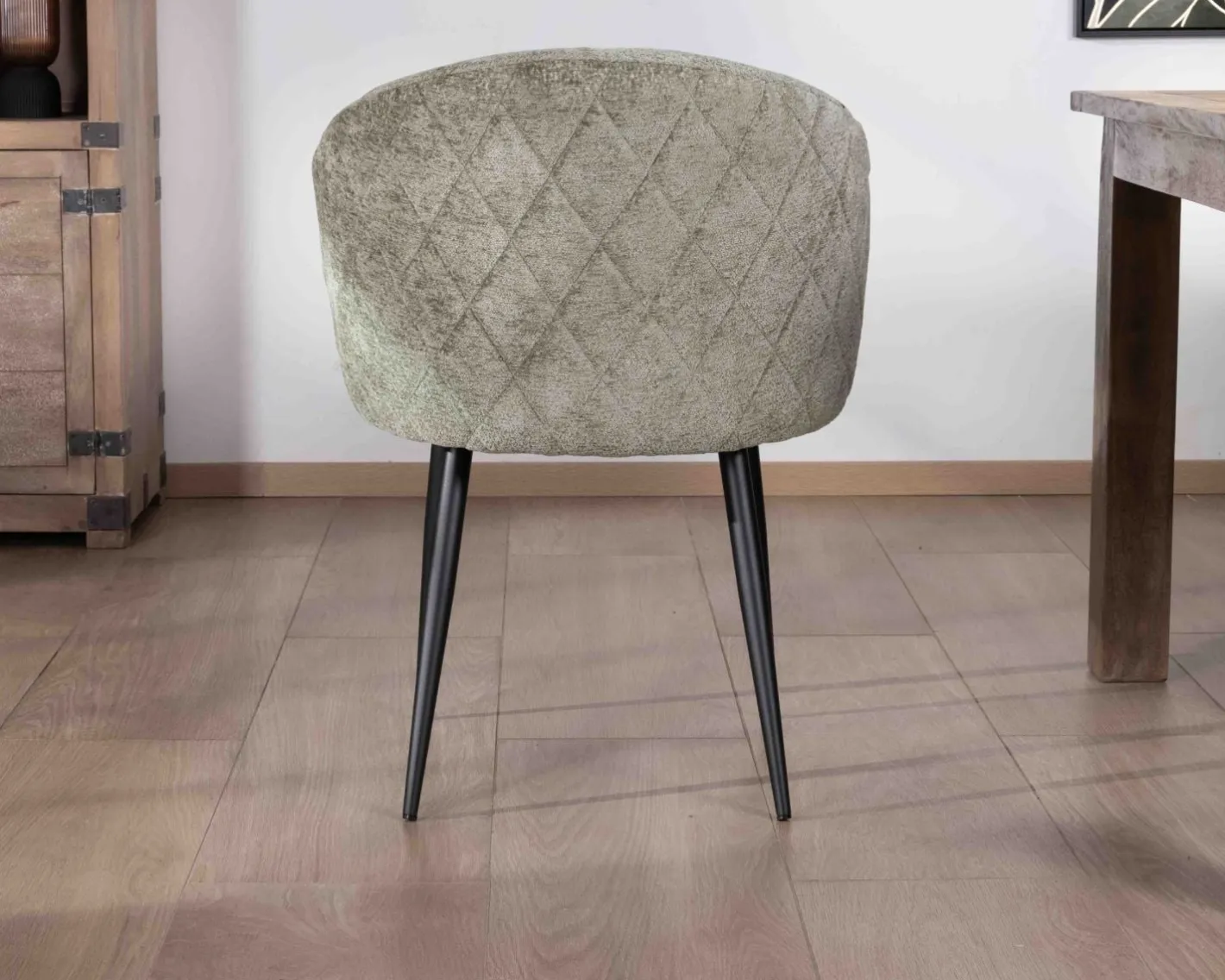 Online Lot de 2 chaises contemporaines et enveloppantes en tissu bouclé vert "Kandy" Chaise