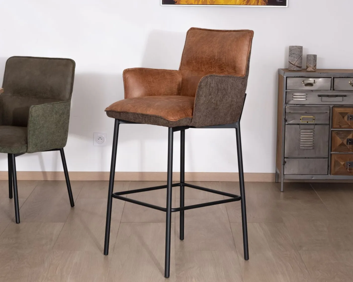 New Lot de 2 chaises de bar bi-matière cognac et marron "Lokka" esprit rétro Chaise De Bar