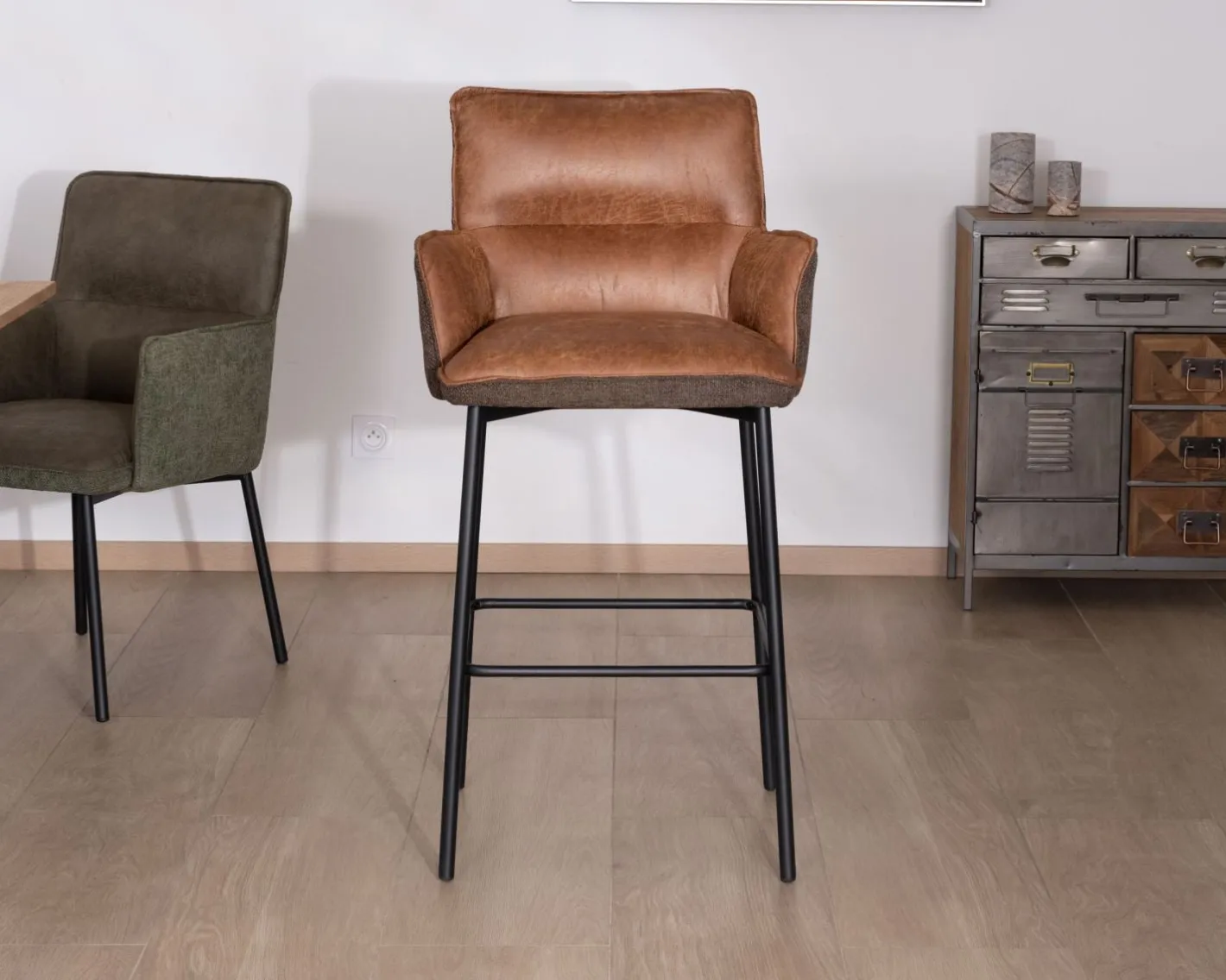 New Lot de 2 chaises de bar bi-matière cognac et marron "Lokka" esprit rétro Chaise De Bar